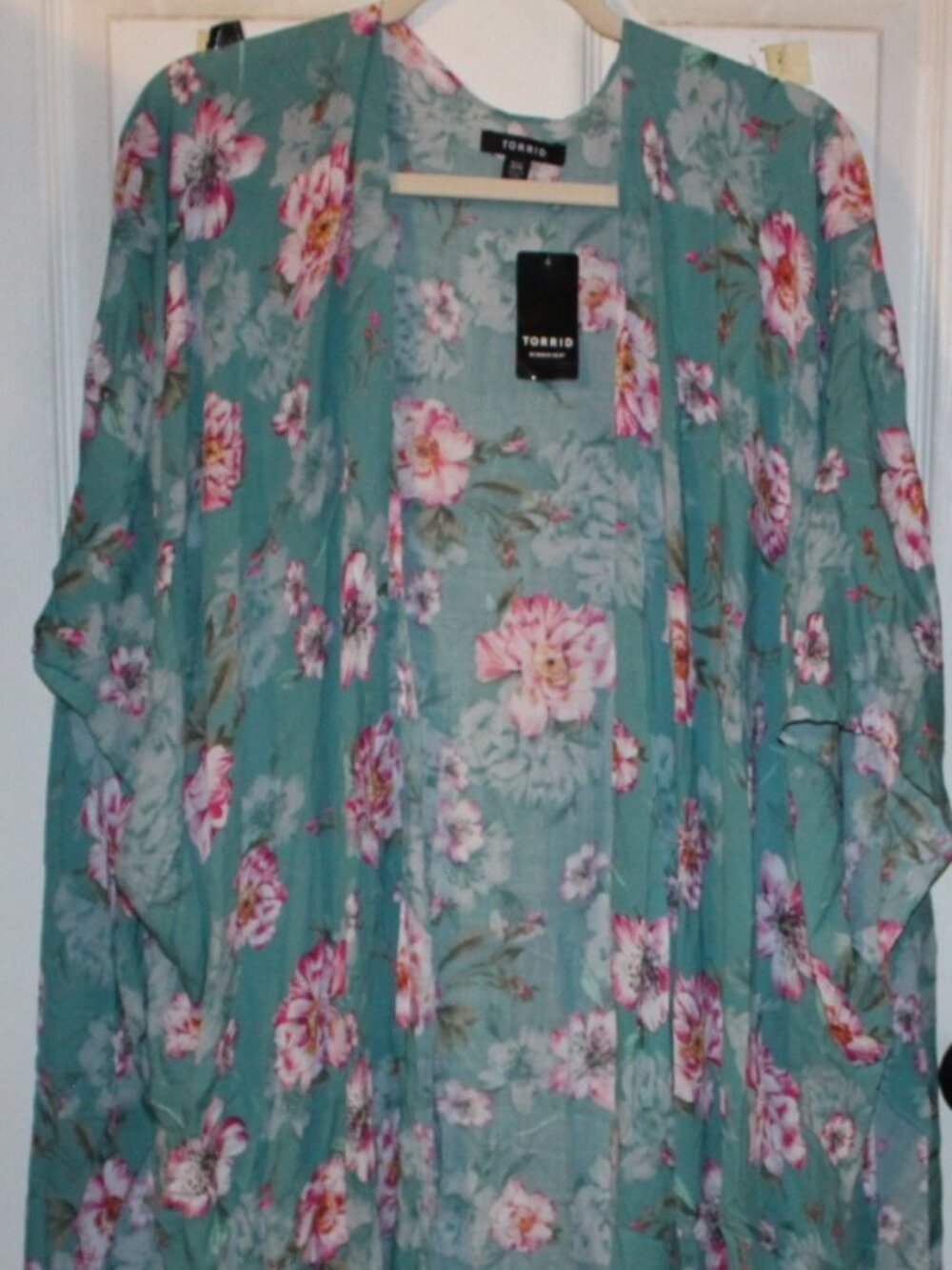 NWT Torrid sage green floral guaze Overpiece (Kimono) size 3/4 24W-26W BOHO